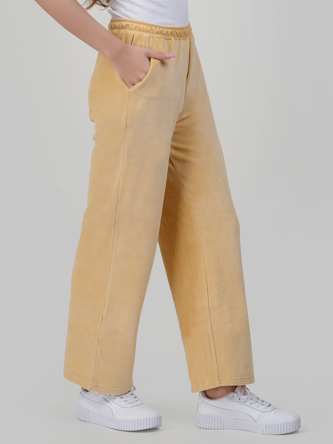 Women's Wide Leg Velour Pant